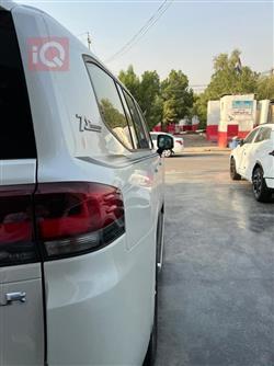 تۆیۆتا لاند کروزەر